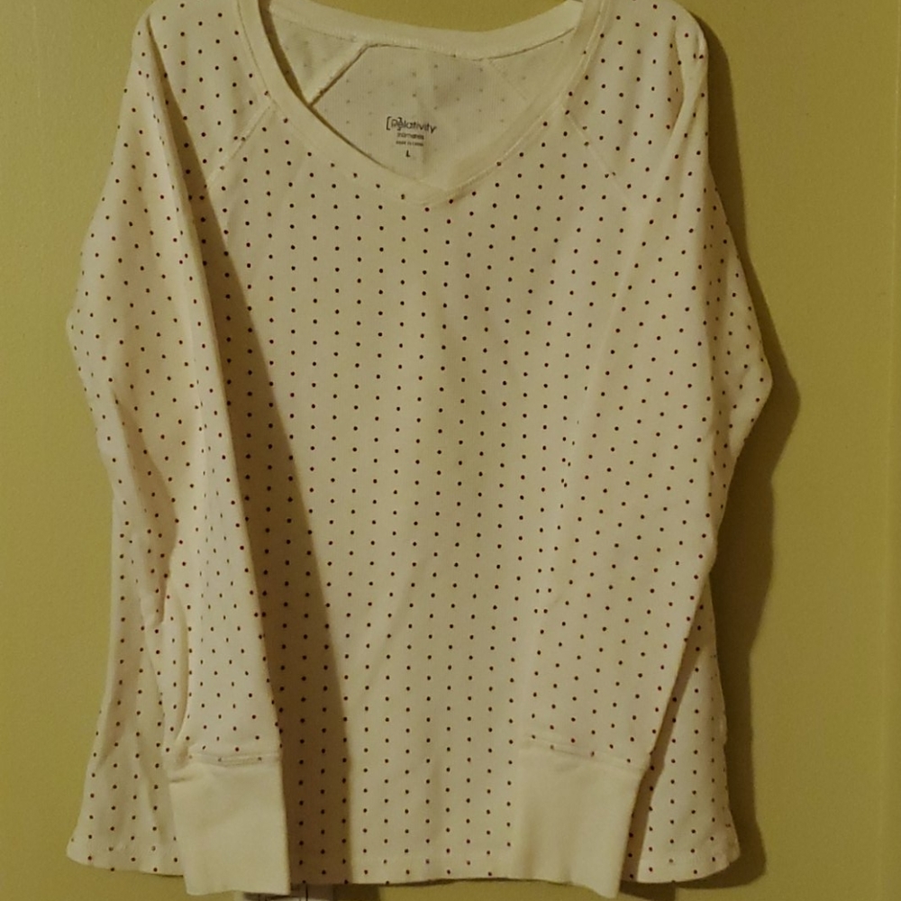 🛍Relativity ladies pj top, Sz L, EUC, cream w/red dots